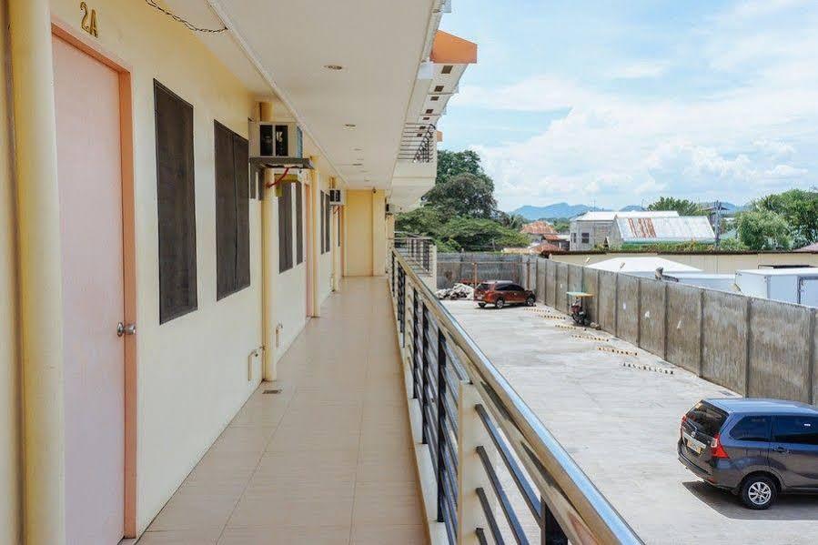 Reddoorz Plus Near Talisay Town Center Buitenkant foto